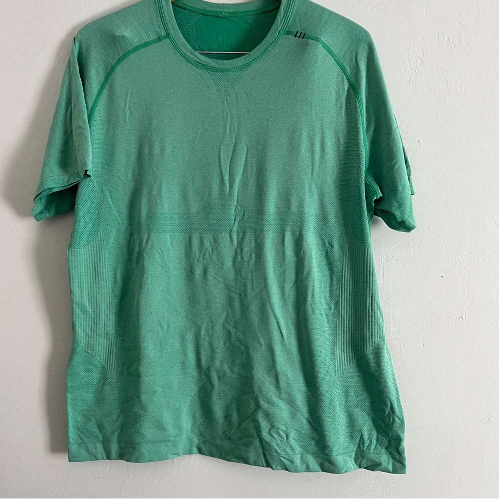 Lululemon men’s green tech tee size XL